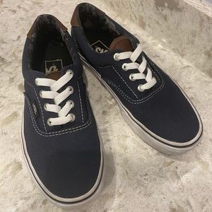 Vans Sneakers Navy Blue and Leather Pattern Size 6